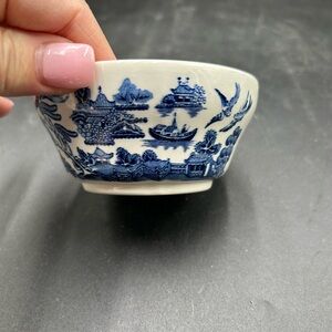 Churchill blue willow sugar bowl Blue and White Ceramic Bowl